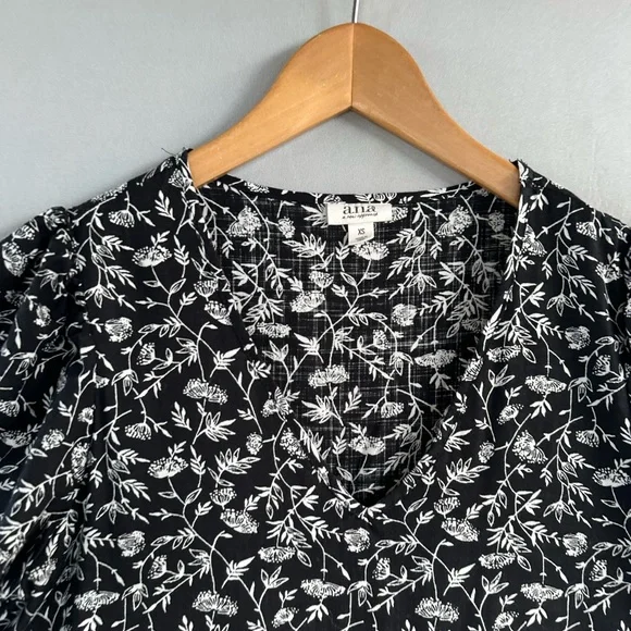 🎉5 for $45🎉 Ana dress size XS - Picture 4 of 8